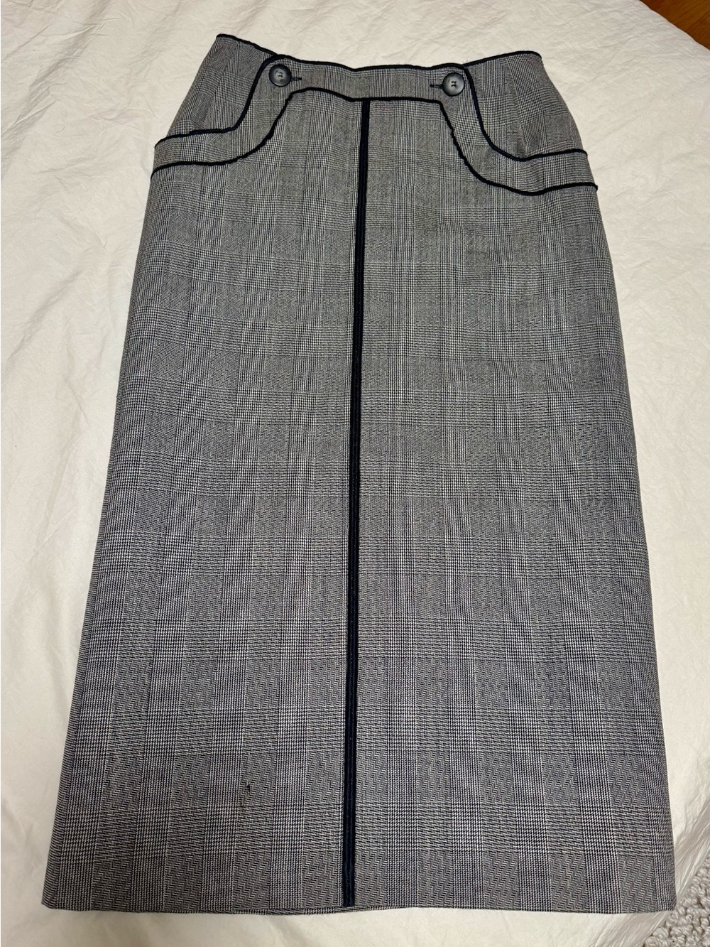 Perfect Pencil Skirt. Vintage Harvé Benard Wool Gray Midi Pencil Skirt
